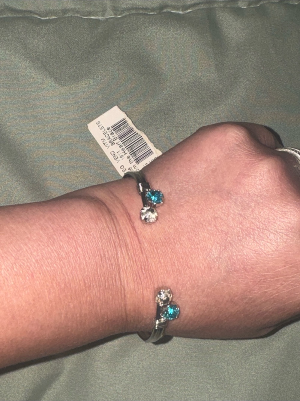 Gorgeous silver open bracelet NWT!